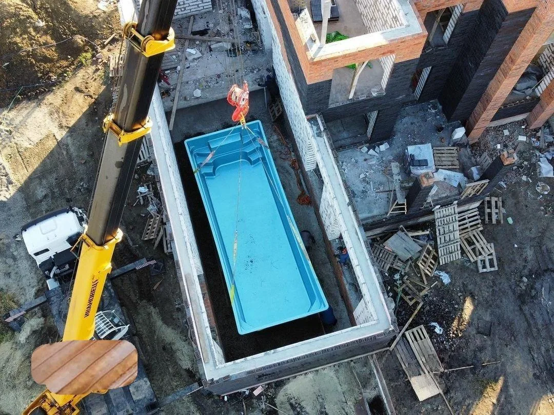 Laguna 9 — зона отдыха у бассейна в Коврове