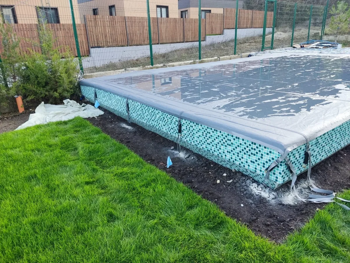 Батутное покрывало на бассейне в Коврове