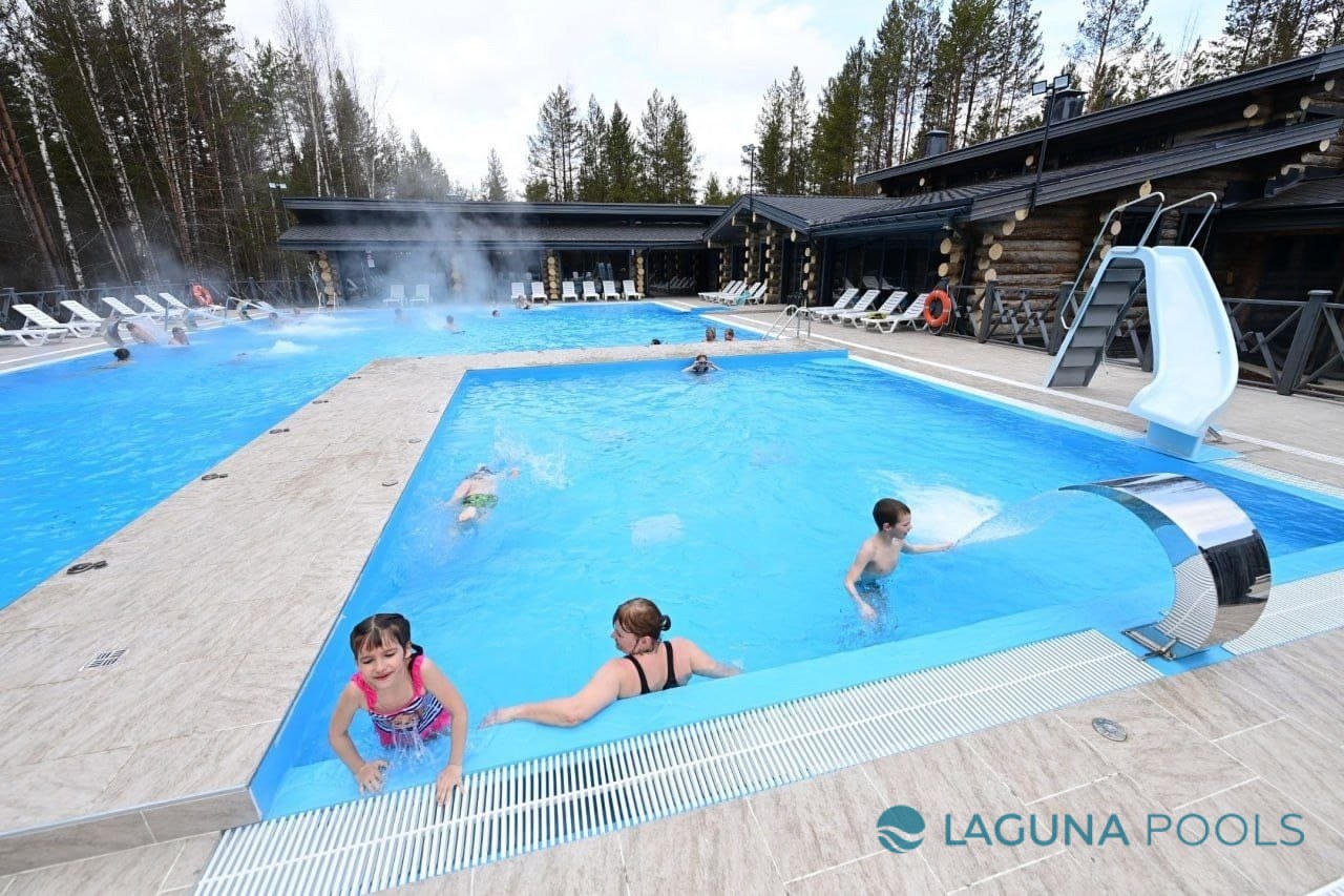 Горка с поворотом — вид сбоку